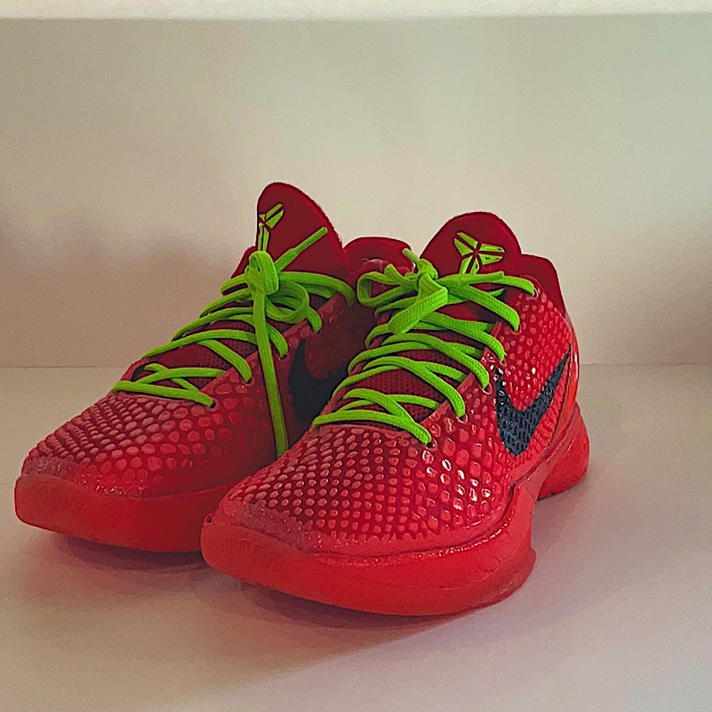 Nike Kobe reverse grinch used. Size 6.5